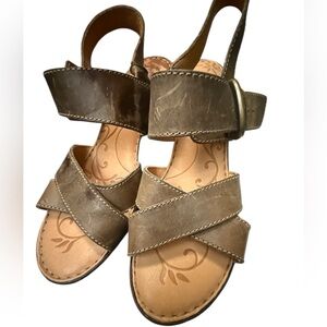 Born Leather Wedge Sandals Women’s 9M